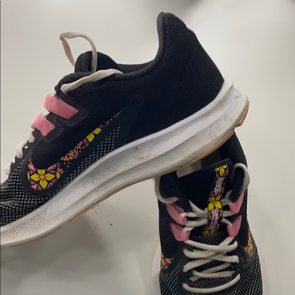 floral Nike running downshifters - Picture 2 of 4